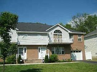 985 Cox Rd, North Brunswick, NJ 08902