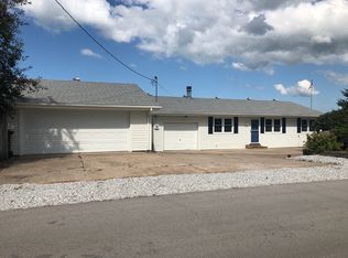 1044 Platteview Dr, Cedar Creek, NE 68016
