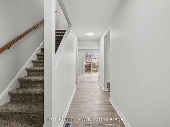 4th image of 1468 Heatherington Rd #B