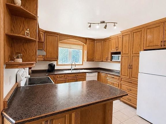 4th image of 111 Hillcrest Rd #109