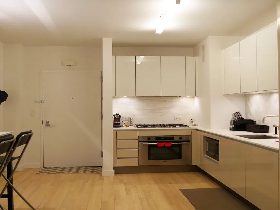 1st image of 322 W 57th St APT 36R