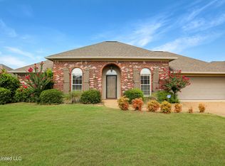 714 Clubhouse Dr, Pearl, MS 39208