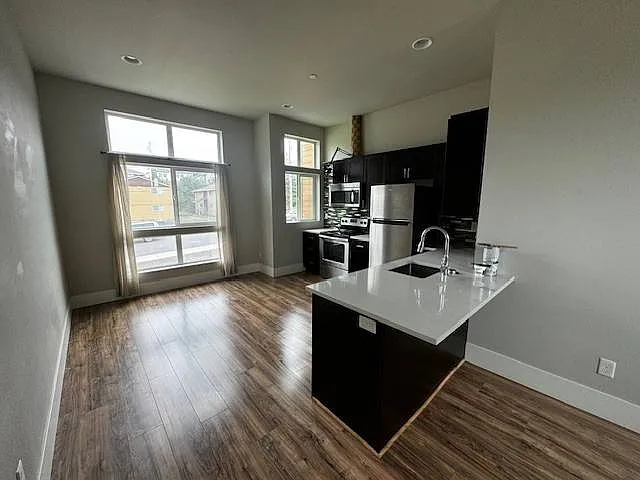 58 SW Brook St #C — Photo 15