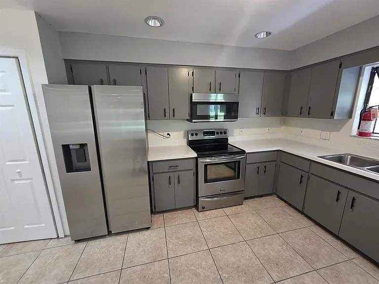 619 Knowles Rd #B — Photo 4
