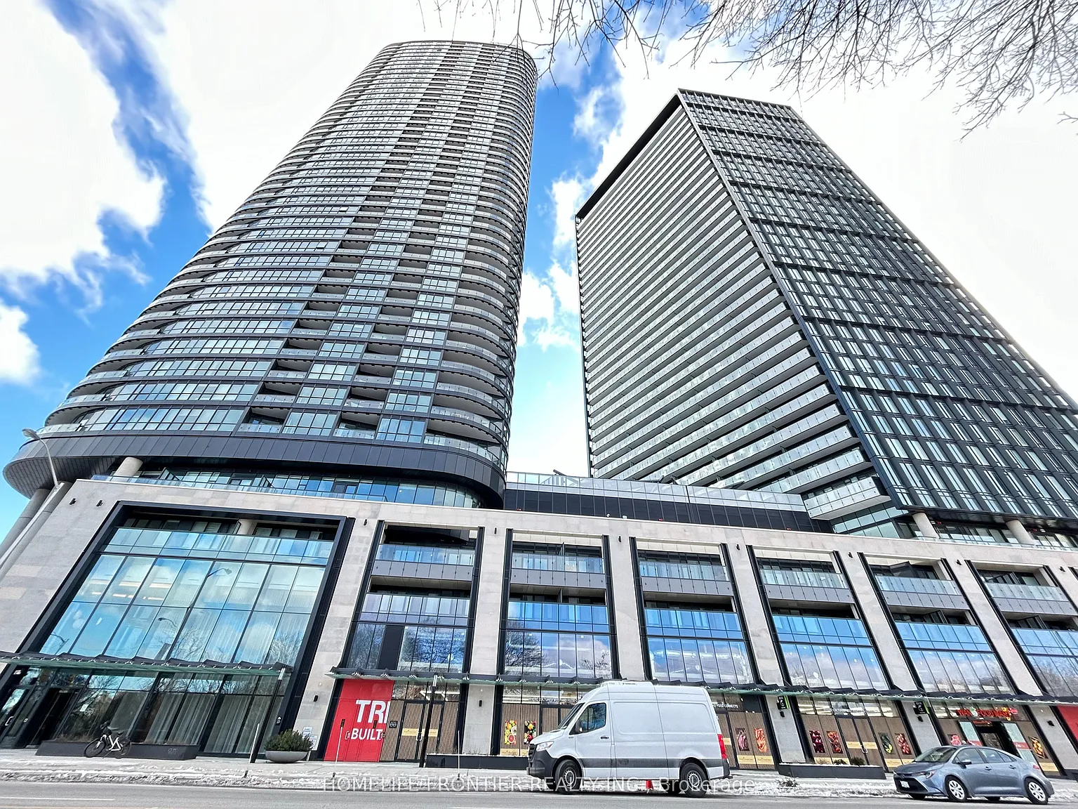 585 Bloor St E #2219 photo 1