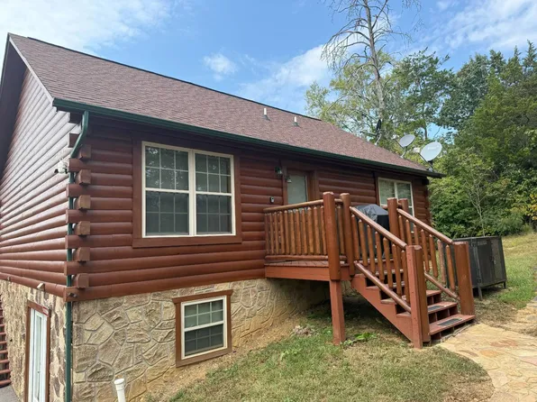 670 Magic Kingdom Ln, Sevierville, TN 37876