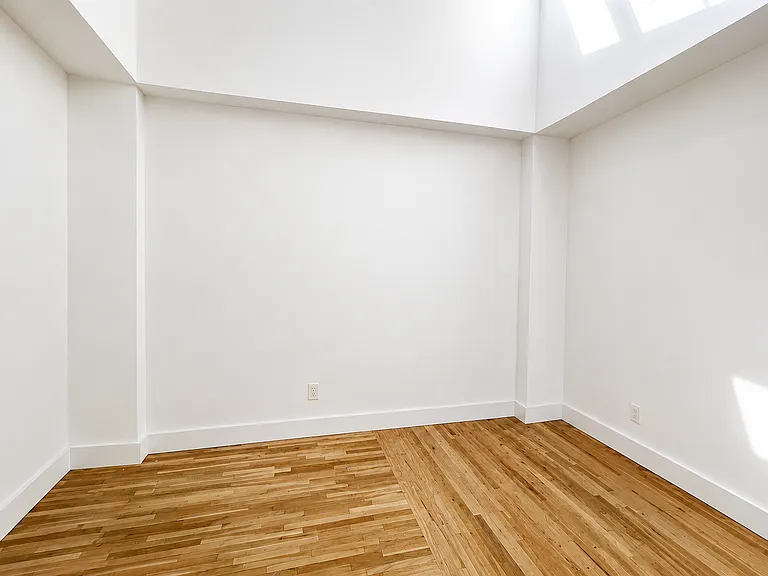 207 E 37th St #6D — Photo 7