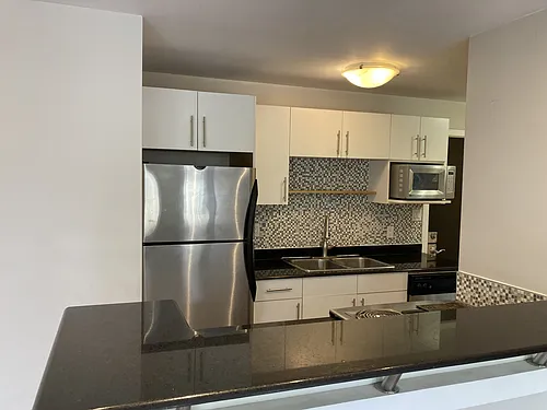 706 15th Ave SW #302 Photo 1