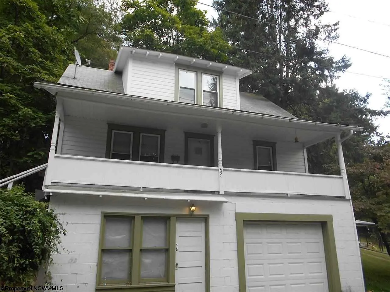 45 Columbus St photo 1