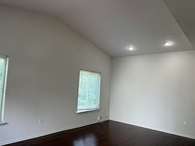 5888 Villa France Ave — Photo 9