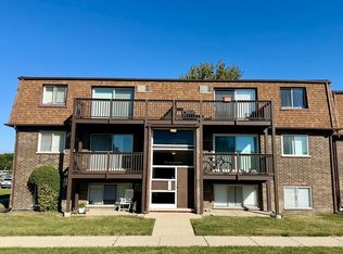 119 Boardwalk Pl #1W, Elk Grove Village, IL 60007