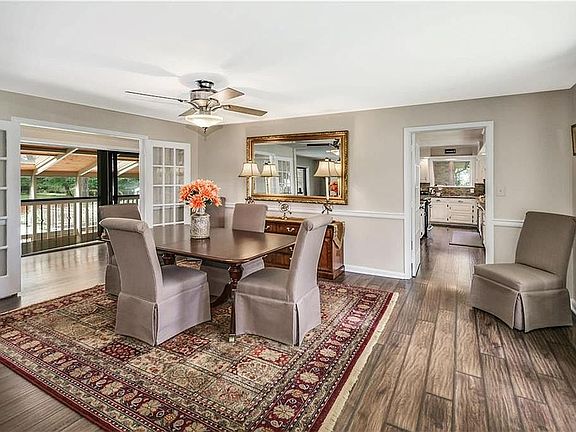 5th image of 2194 Rose Ln