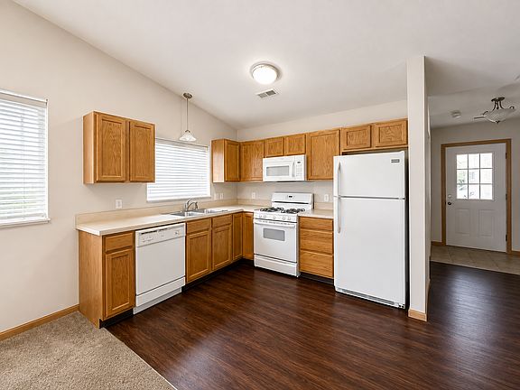 3rd image of 1354 Mosedale Ave