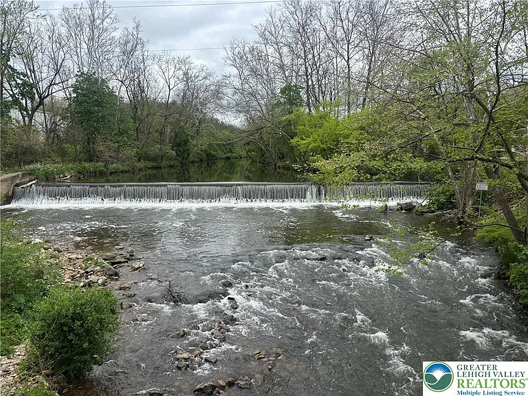 1601 Lieb Rd — Photo 44