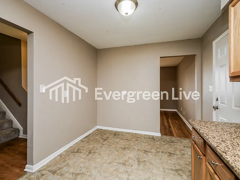 10941 Corona Rd — Photo 6