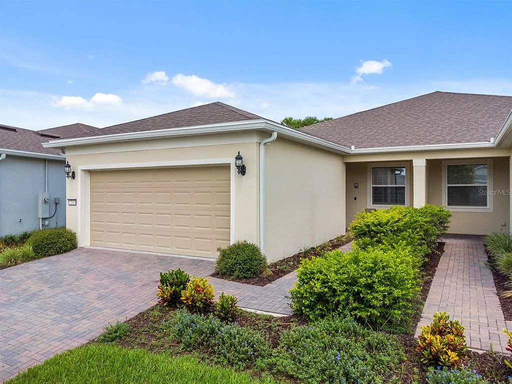 3 bed, 2.0 bath, 1584 sqft, $2,595 — Photo 3