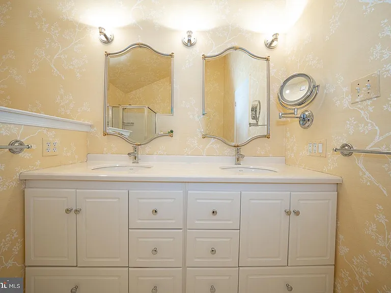 234 Lookout Pl — Photo 17