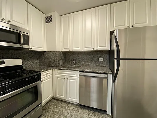 Rented by UES Management | media 6