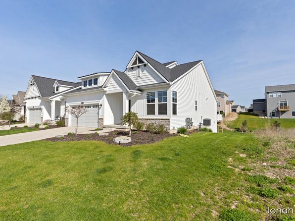 3093 Brayridge Dr, Jenison, MI 49428