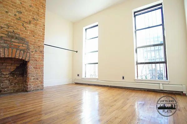 Rented by Lofts and Flats LLC | media 10