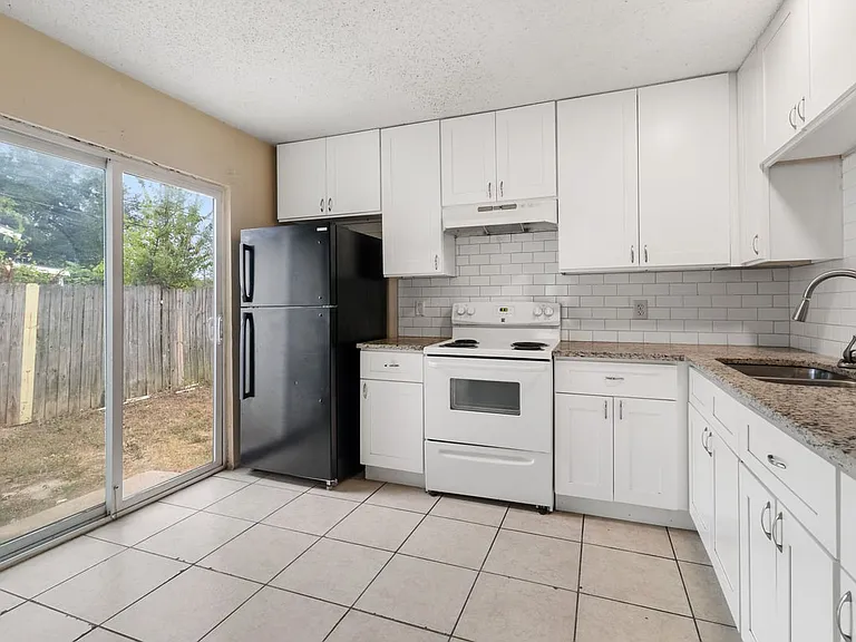 1523 Noble Oak Dr — Photo 10