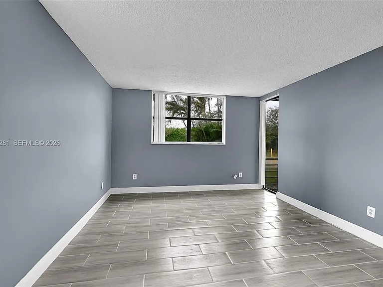 2850 Somerset Dr #105L — Photo 5