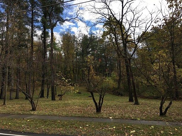 2nd image of 317 E Upland Rd