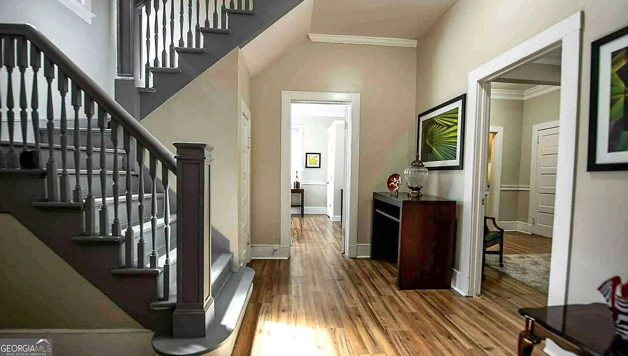 6 bed, 3.0 bath, 2741 sqft, $700 — Photo 2