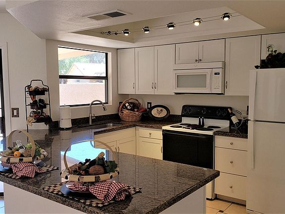 3rd image of 5215 E Coronado Cir