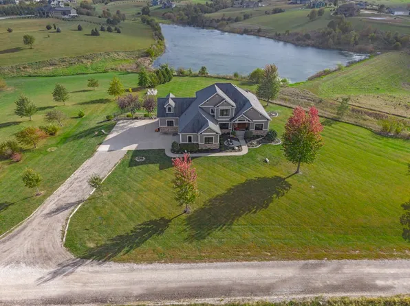 1405 Tree Line Ct, Van Meter, IA 50261
