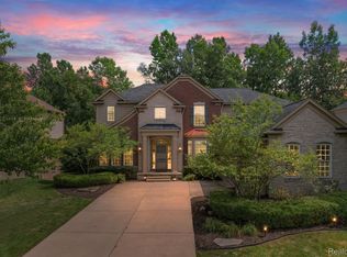 16712 Yellowstone Dr, Northville, MI