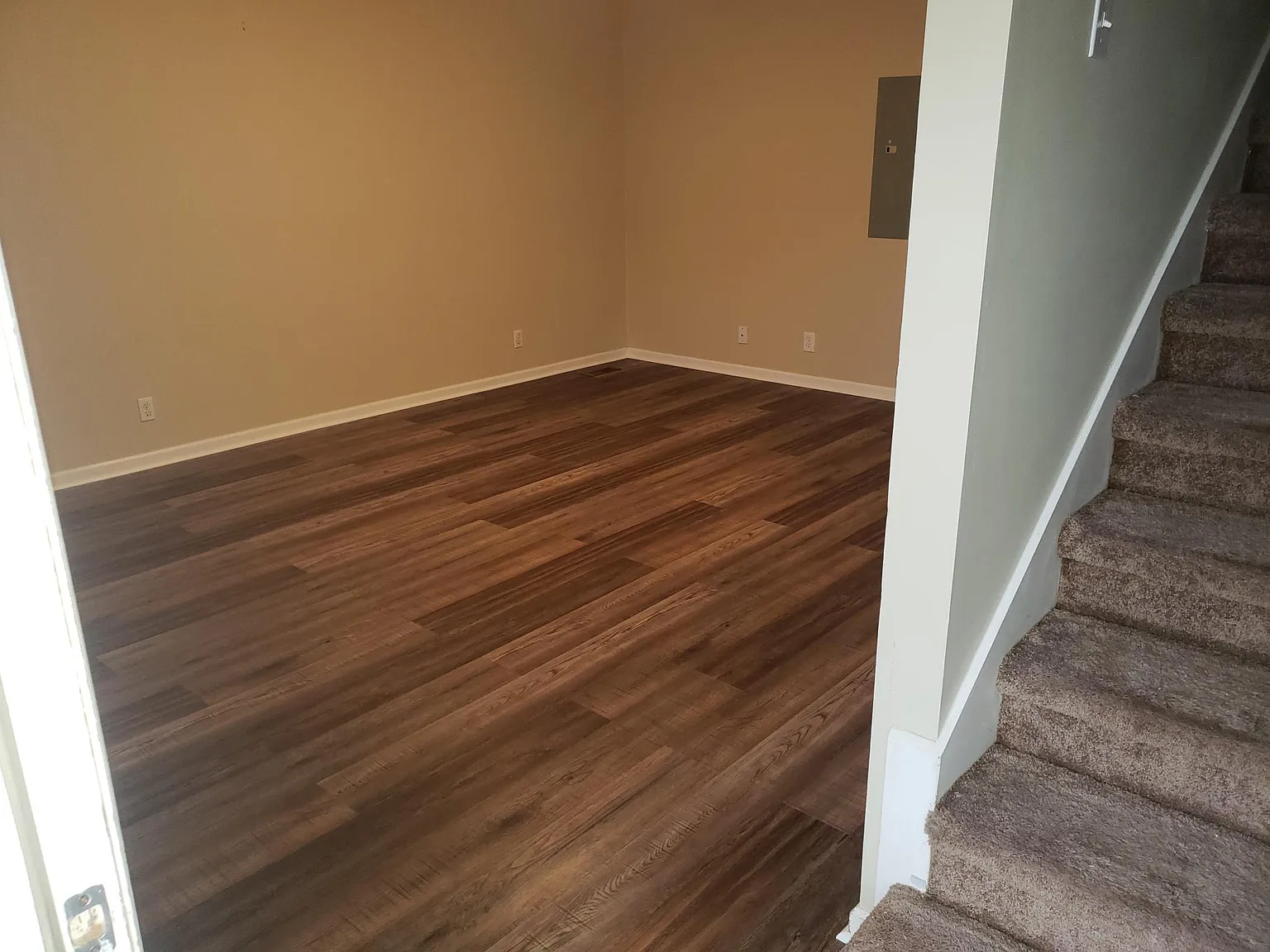 2 bed, 1.5 bath, 1050 sqft, $1,250 — Photo 1