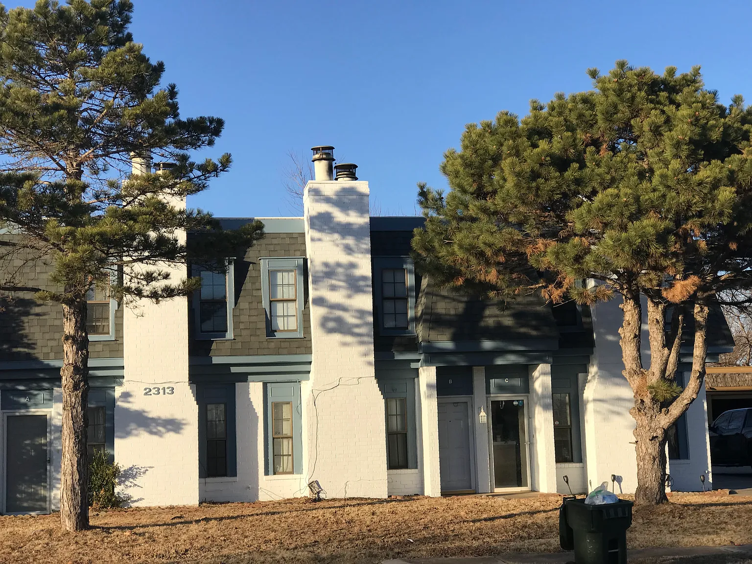 2 bed, 1.5 bath, 1088 sqft, $910 — Photo 1