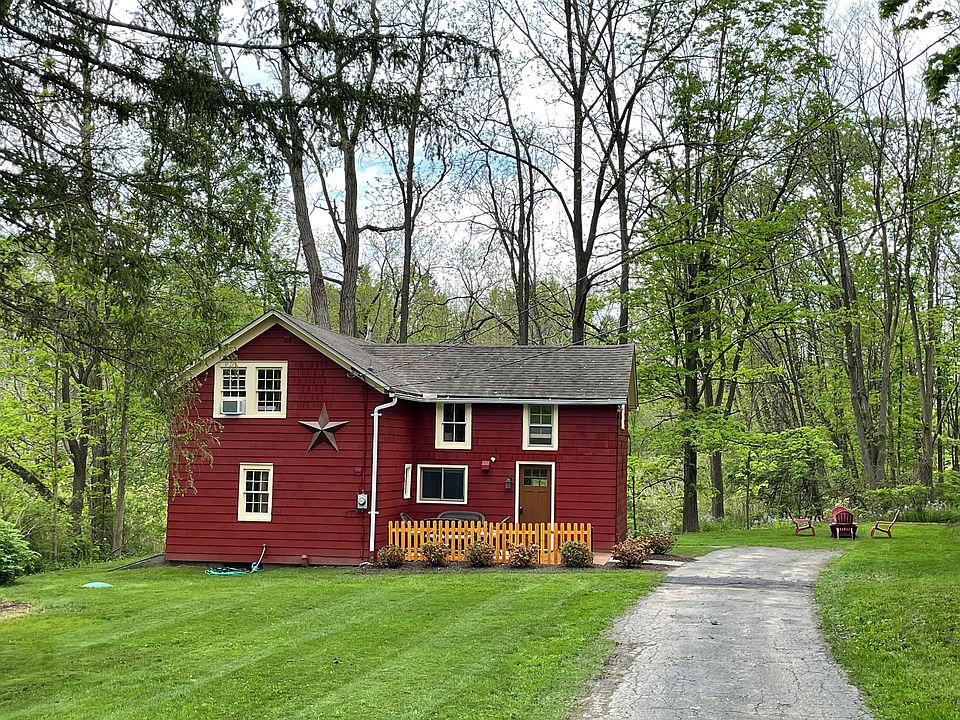 Front of house, front yard and driveway