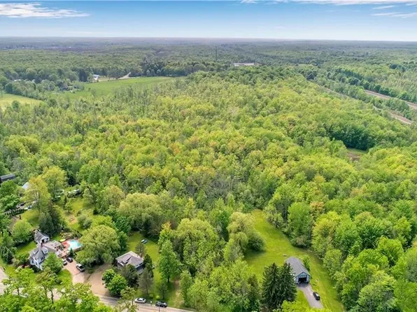 1821 S Creek Rd #25, Derby, NY 14047