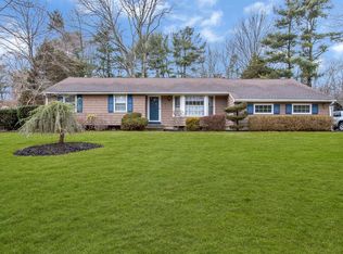 9 Long Hill Rd, Smithtown, NY 11787