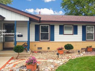 751 Penrith Ave, Elk Grove Village, IL 60007