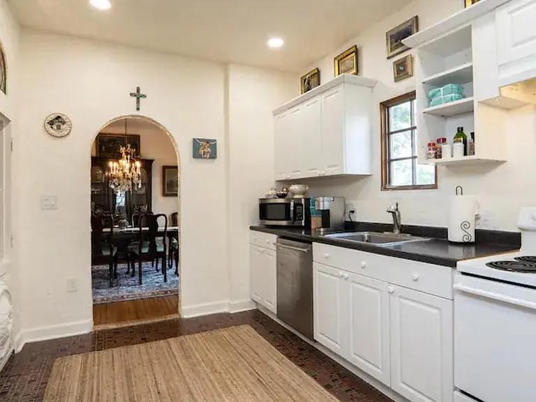 302 Fordham Dr — Photo 8