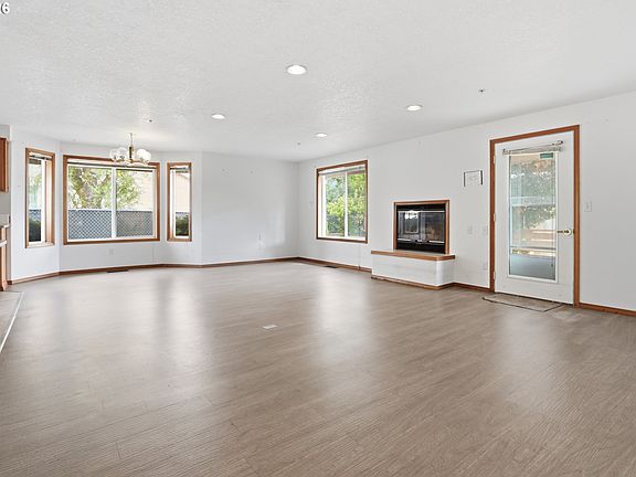 5th image of 2355 S Ginger St