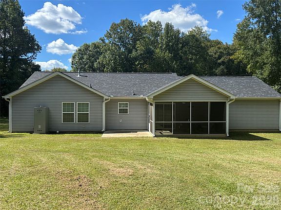 2nd image of 2586 Lazy Oak Dr