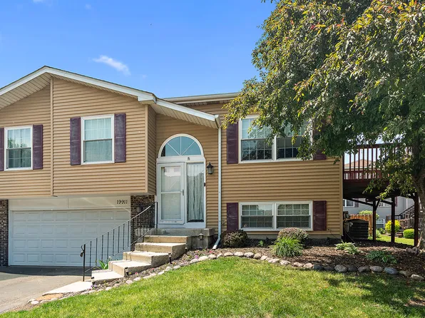 19911 W Edinburgh Ln, Frankfort, IL 60423