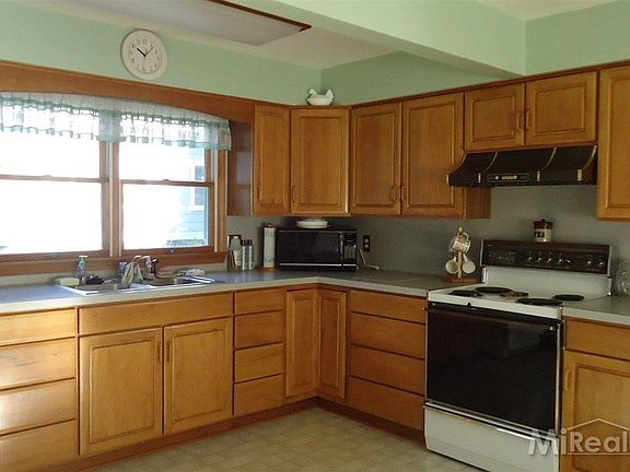 5th image of 519 Jefferson St