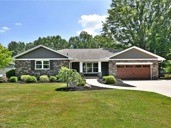 9272 Hillview Dr NE, Warren, OH 44484