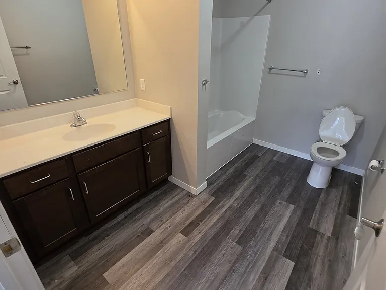 1415 Center Point Rd NE #106 — Photo 8