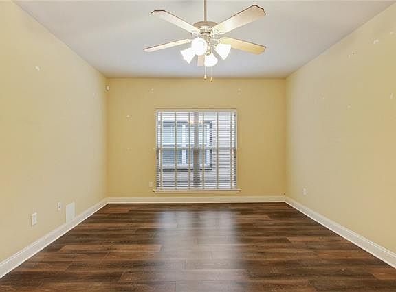 3rd image of 2759 Village Ct