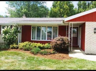 346 Country Club Rd, Holland, MI 49423