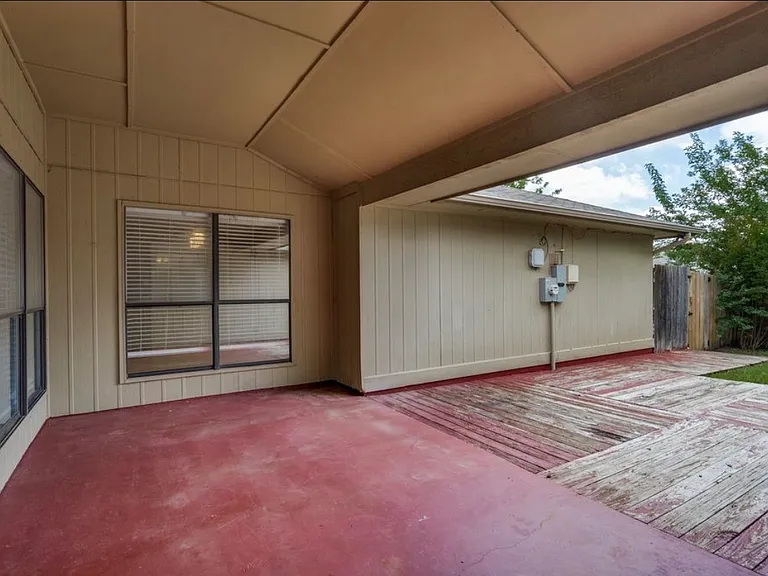 824 Simon Dr — Photo 16