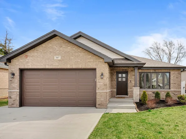 7447 Thomas Ave, Bridgeview, IL 60455