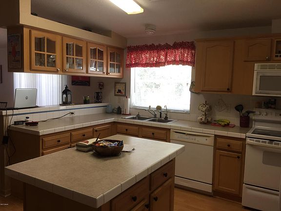 2nd image of 1362 Vine St