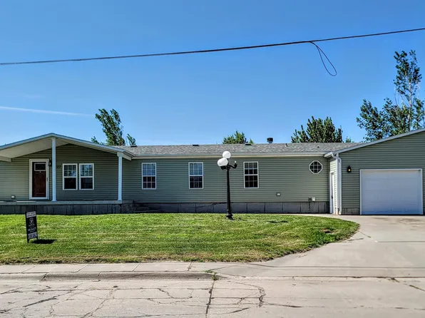 1127 Trail Dr, Gibbon, NE 68840